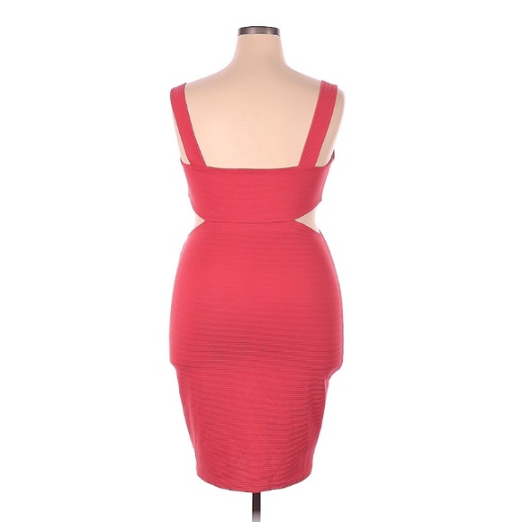 🇬🇧 Plus Sized Pink Bodycon Dress with Cutout Details. UK Size 18/ US Size 14 - Picture 2 of 4